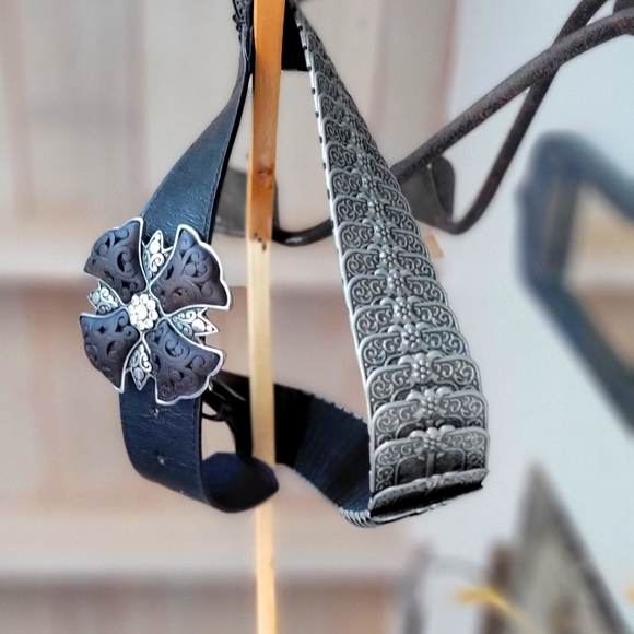 AWESOME Western Leather and Metal detail belt - Picture 7 of 16